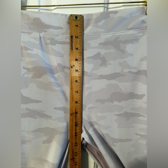 NWT ATHLETA Brooklyn Lined Camo Jogger 16 Light Lavender Stretch Spring Pockets - Picture 9 of 14